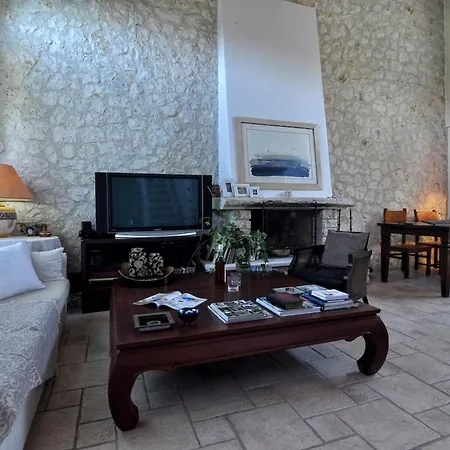 Portico Private With Pool | Corfu וילה לפקימי
